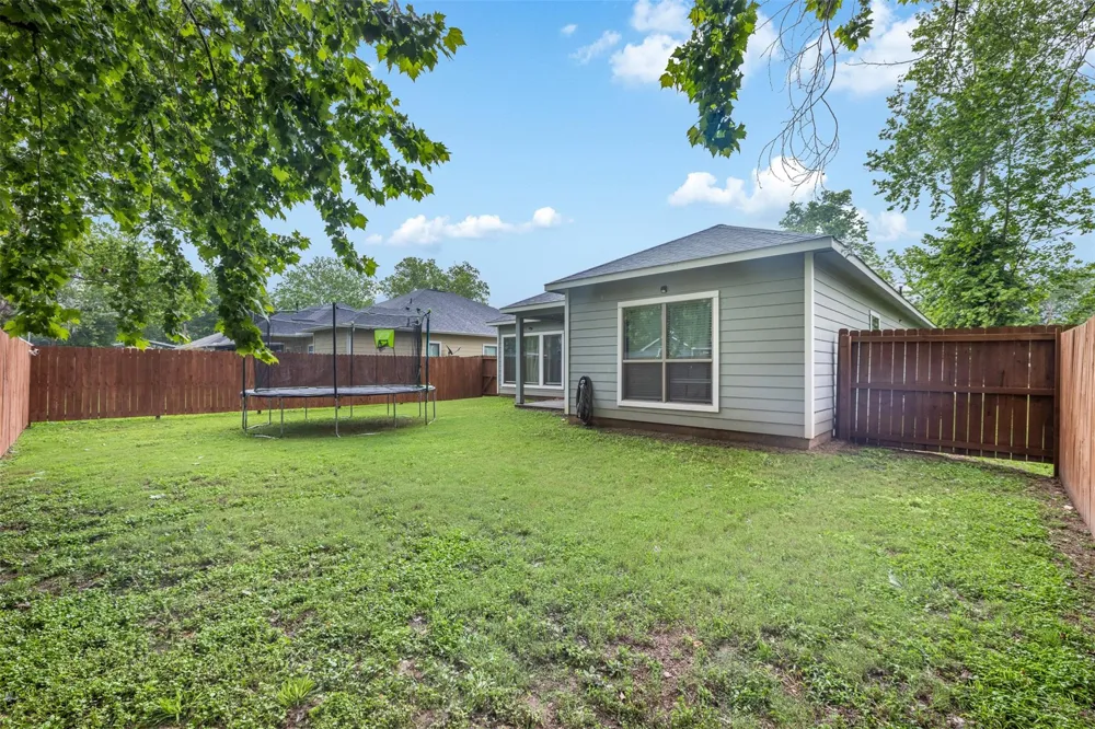 1116 Washington Street Columbus, TX 78934