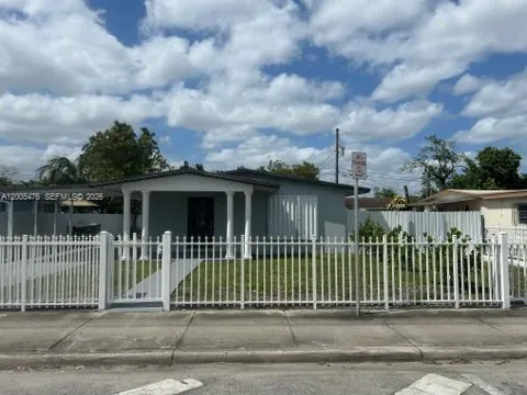 841 Hialeah Dr