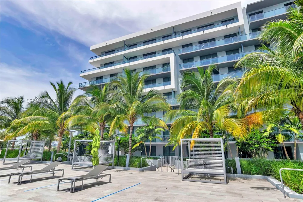 2960 NE 207 TH ST #705 Aventura, FL 33180