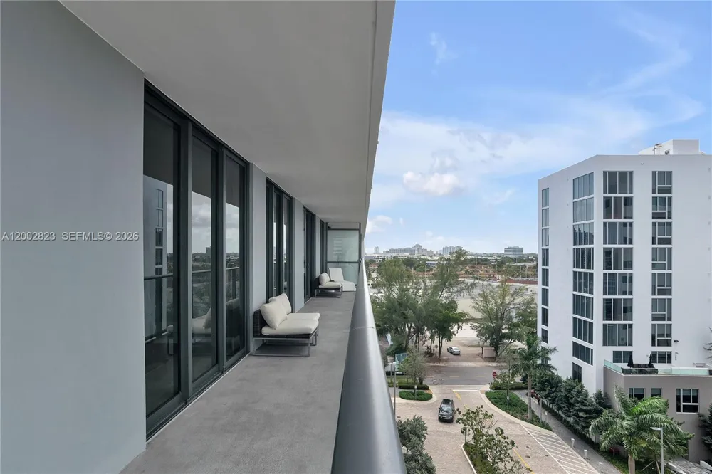 2960 NE 207 TH ST #705 Aventura, FL 33180