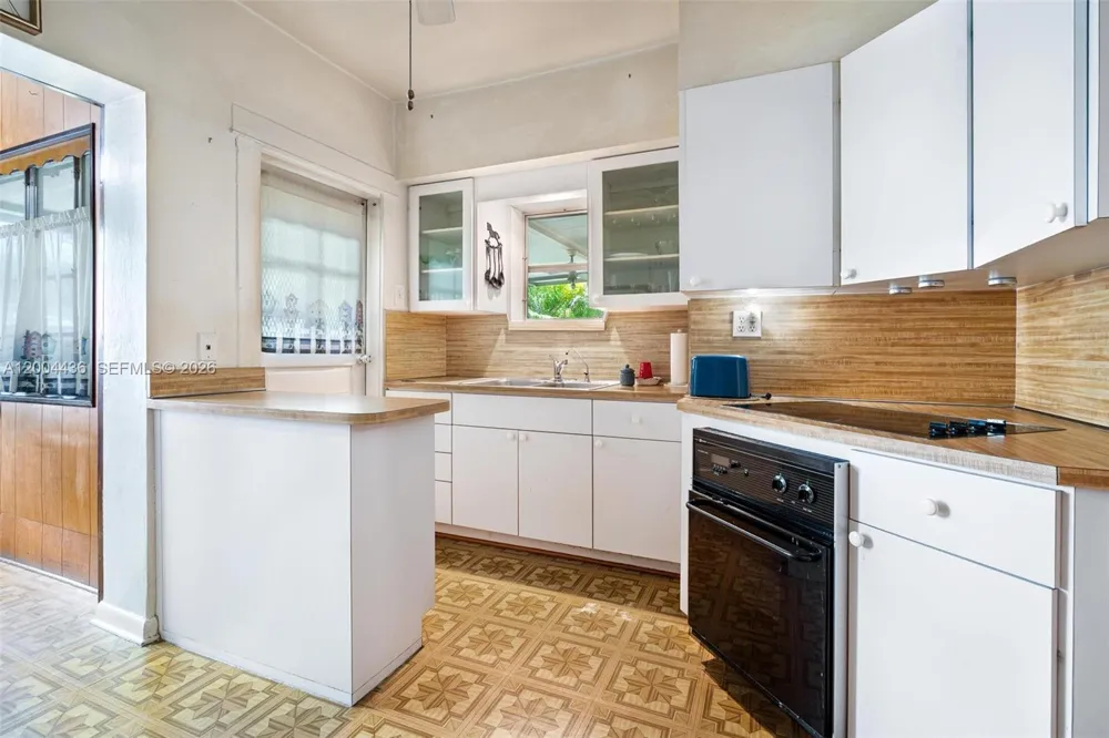 57 Melrose Dr Miami Springs, FL 33166