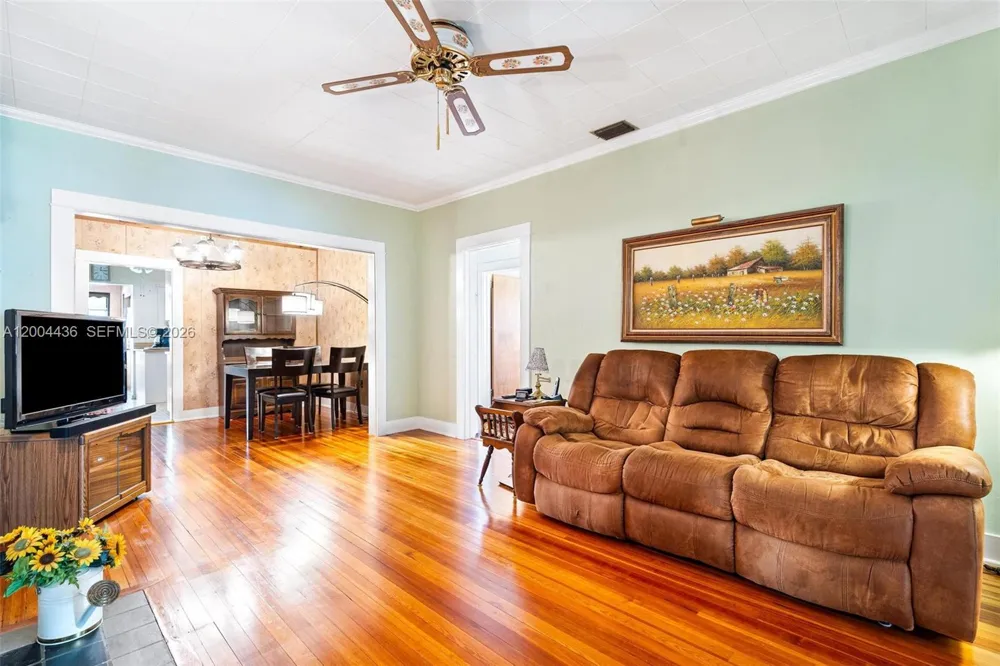 57 Melrose Dr Miami Springs, FL 33166