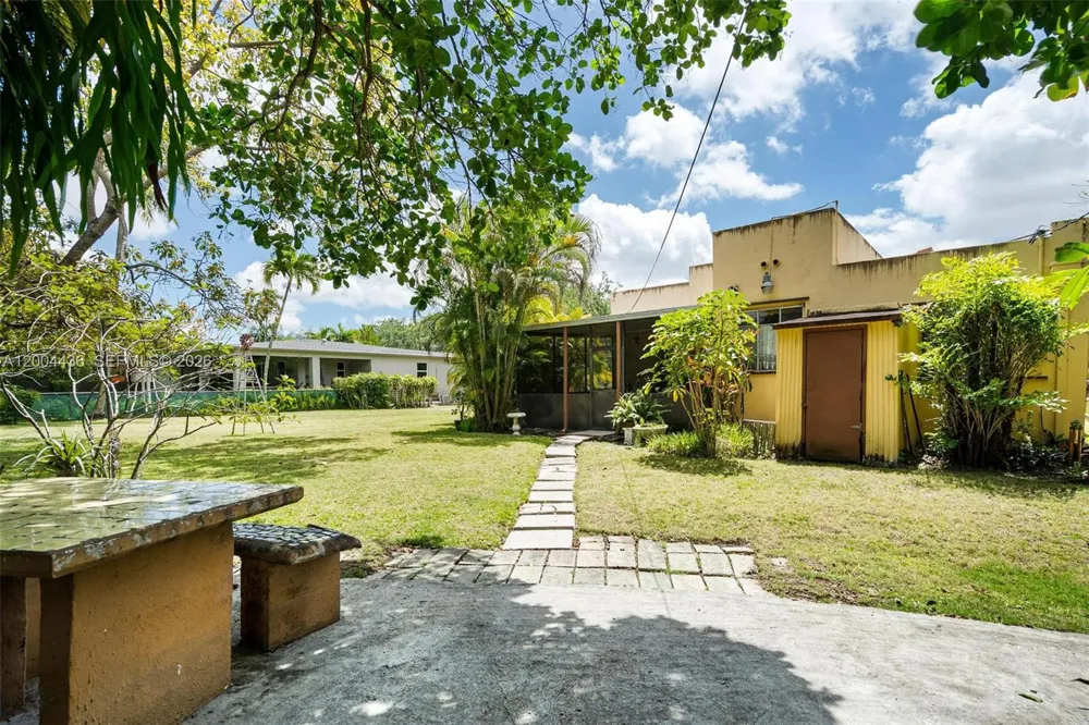 57 Melrose Dr Miami Springs, FL 33166
