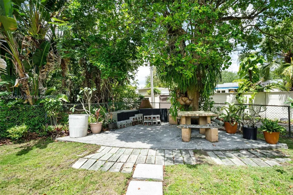 57 Melrose Dr Miami Springs, FL 33166