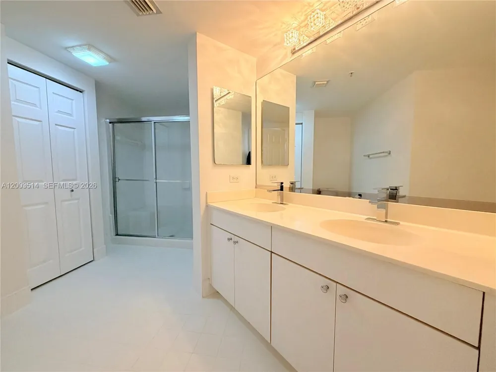 17100 Bay Rd #1913 Sunny Isles Beach, FL 33160