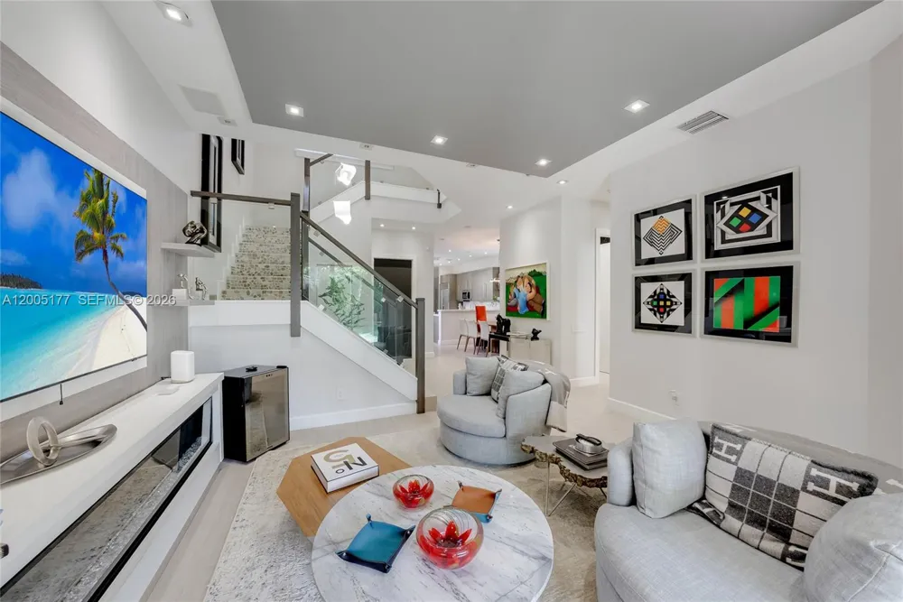 1366 W Harbor Vw W Hollywood, FL 33019