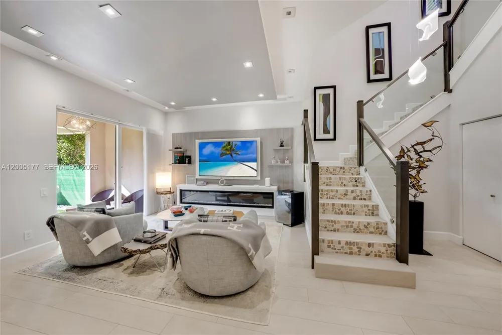 1366 W Harbor Vw W Hollywood, FL 33019