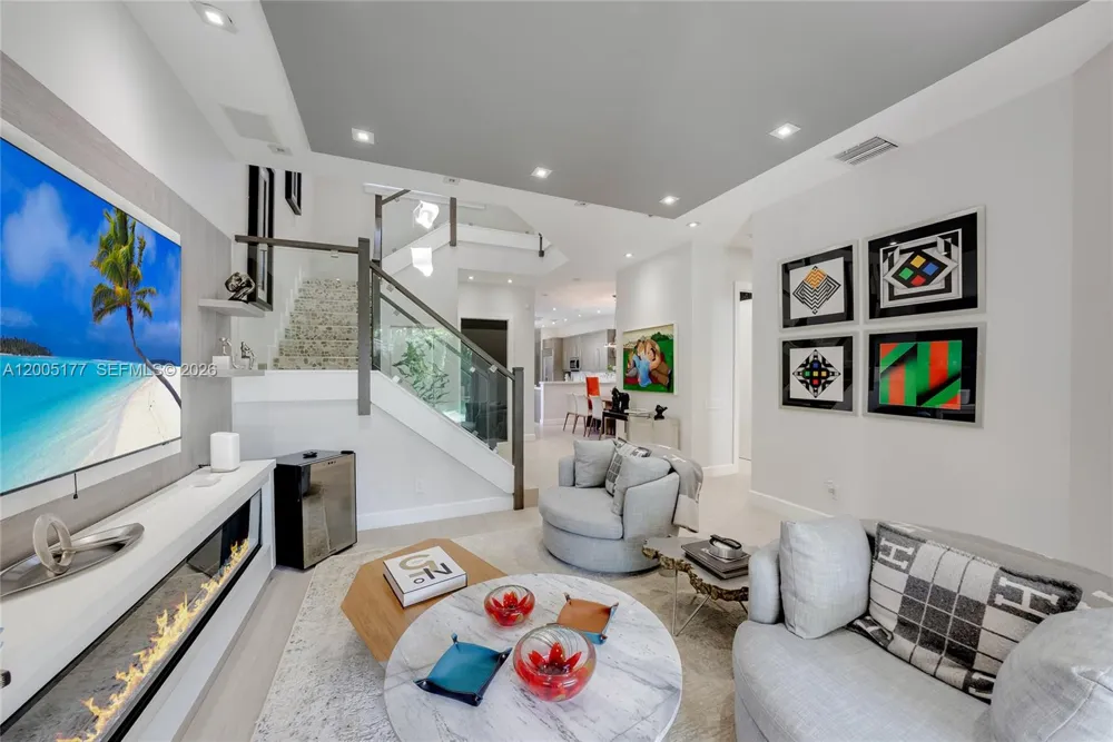 1366 W Harbor Vw W Hollywood, FL 33019