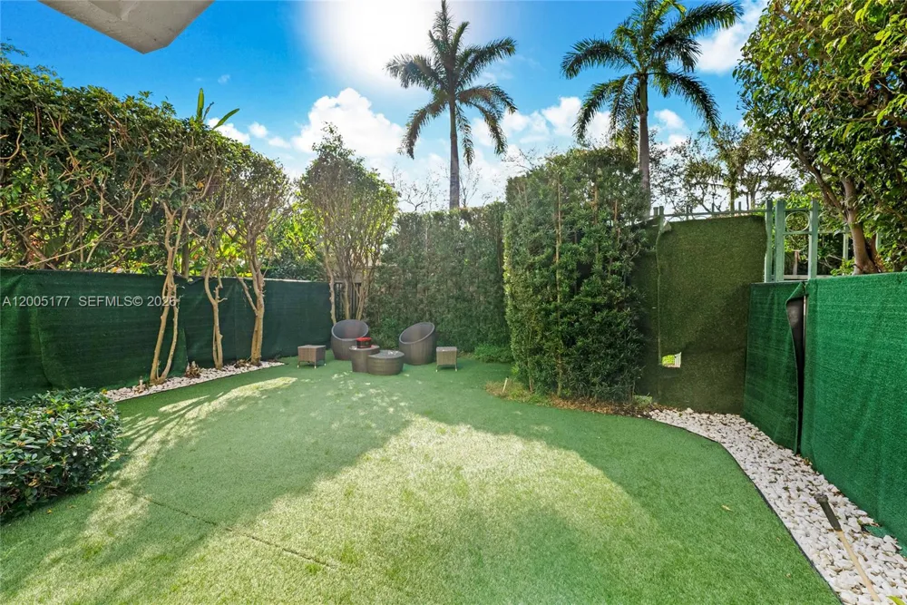 1366 W Harbor Vw W Hollywood, FL 33019