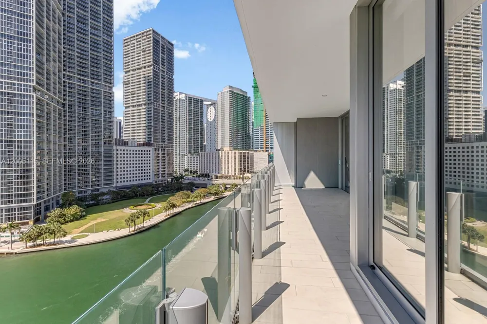 300 Biscayne Blvd Way #1002 Miami, FL 33131