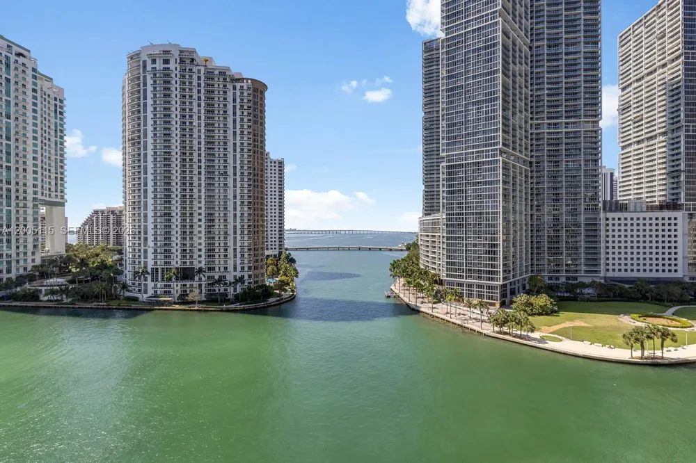 300 Biscayne Blvd Way #1002 Miami, FL 33131
