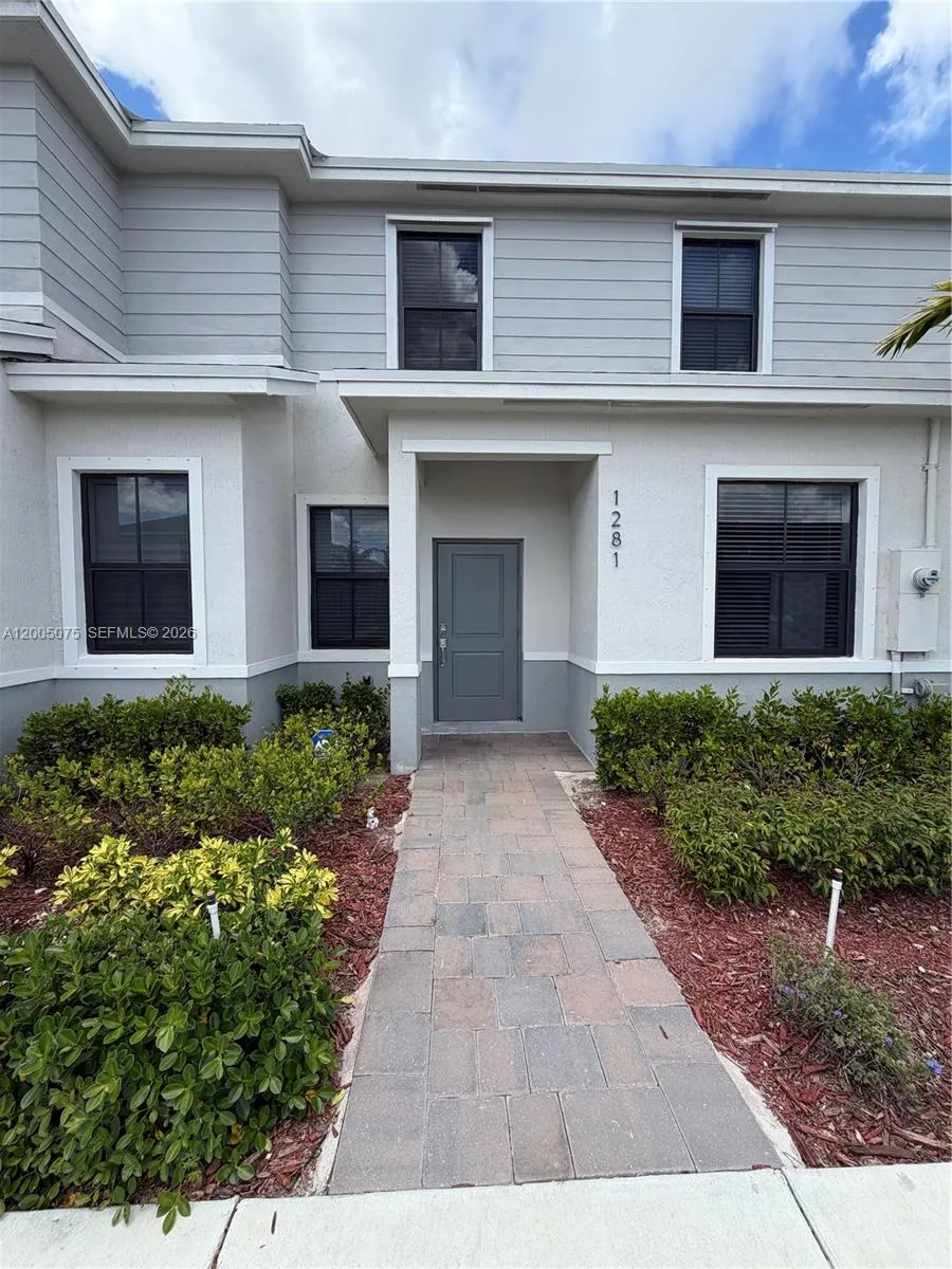 1281 NE 3rd Ave #1281 Florida City, FL 33034