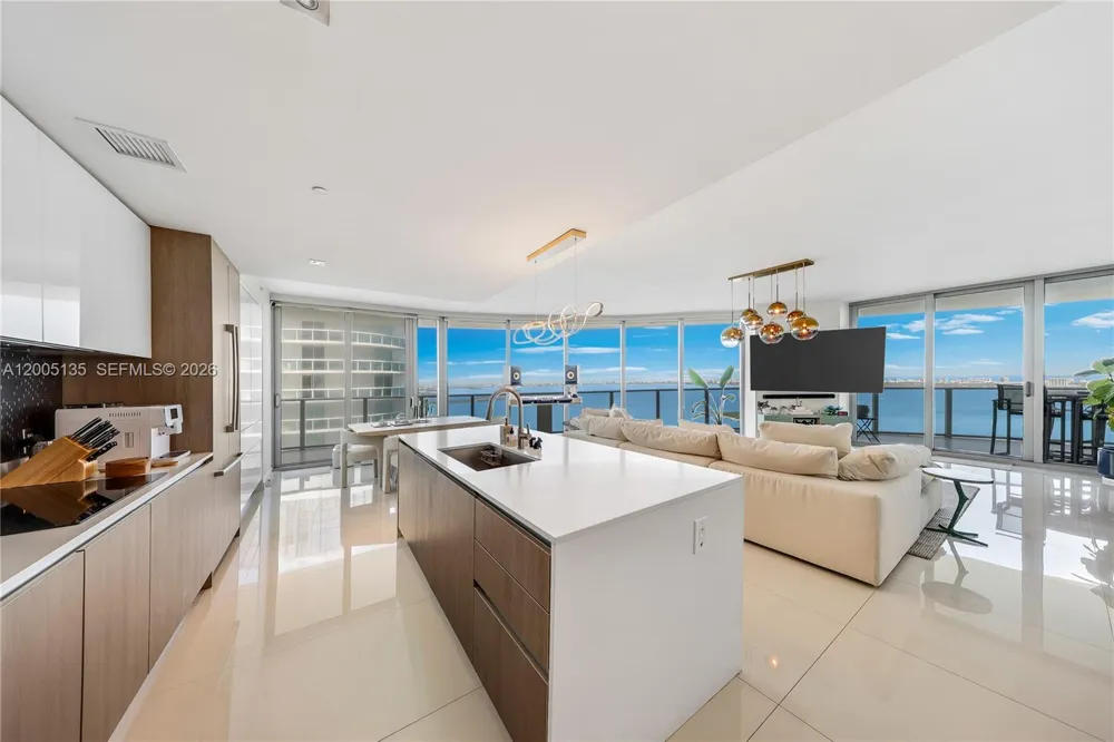 488 NE 18th St #3715 Miami, FL 33132
