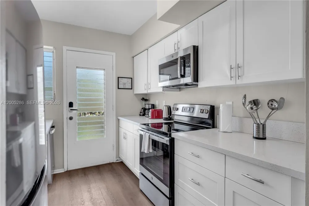 10006 E Bay Harbor Dr #15 Bay Harbor Islands, FL 33154