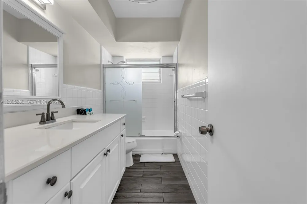 10006 E Bay Harbor Dr #15 Bay Harbor Islands, FL 33154