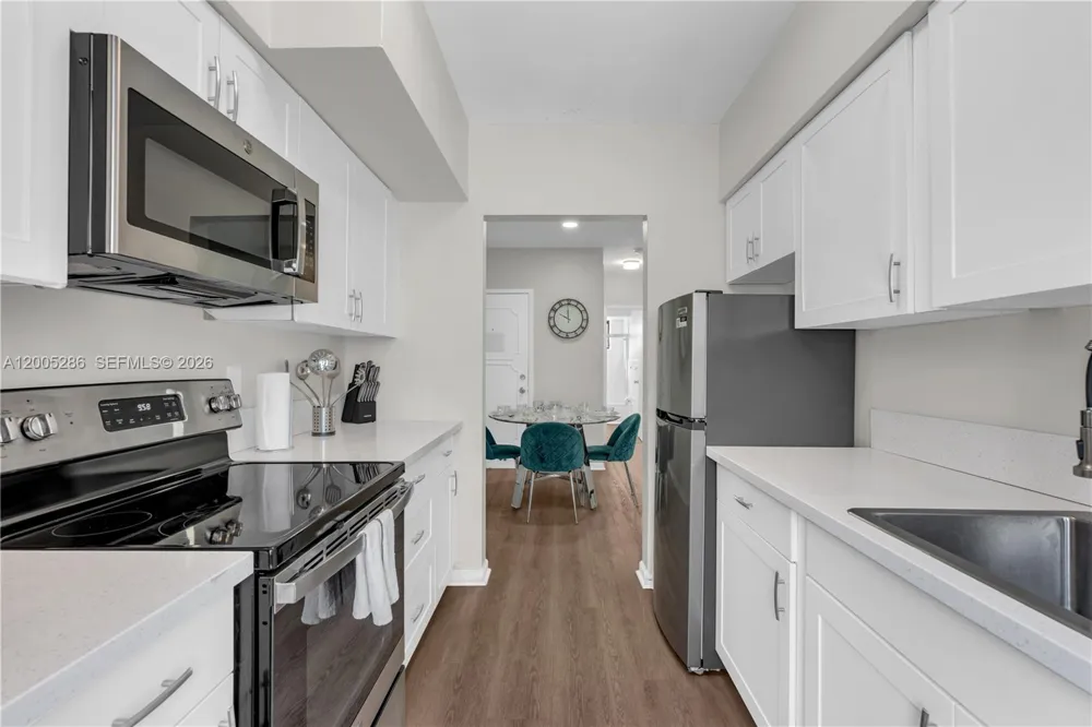 10006 E Bay Harbor Dr #15 Bay Harbor Islands, FL 33154