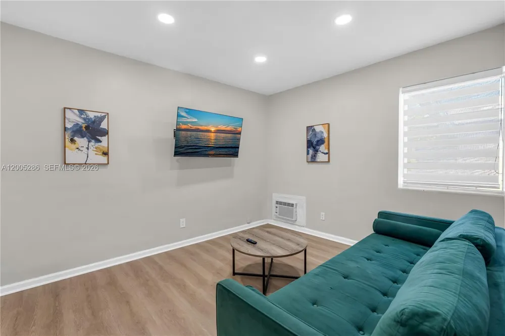 10006 E Bay Harbor Dr #15 Bay Harbor Islands, FL 33154