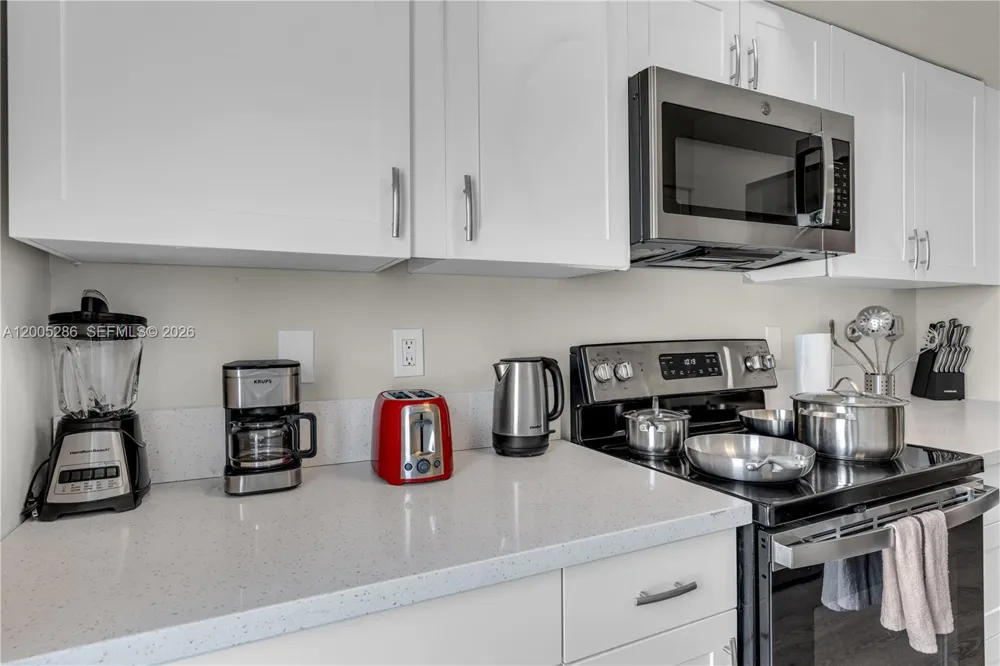 10006 E Bay Harbor Dr #15 Bay Harbor Islands, FL 33154