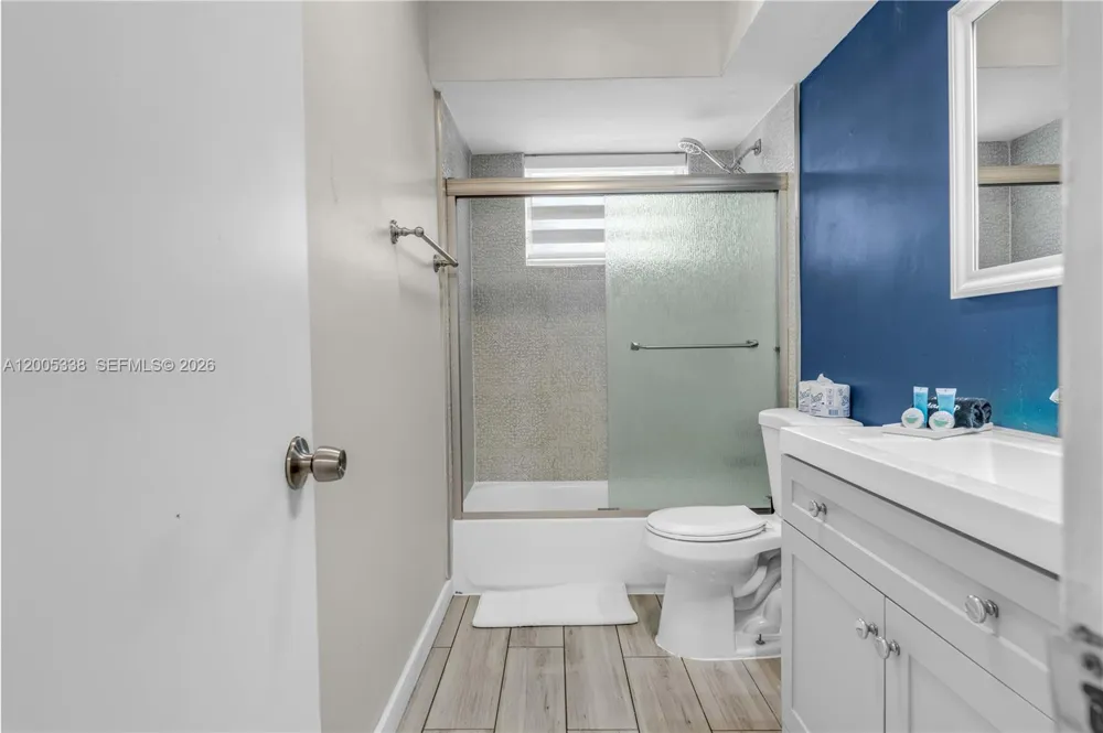 10006 E Bay Harbor Dr #16 Bay Harbor Islands, FL 33154