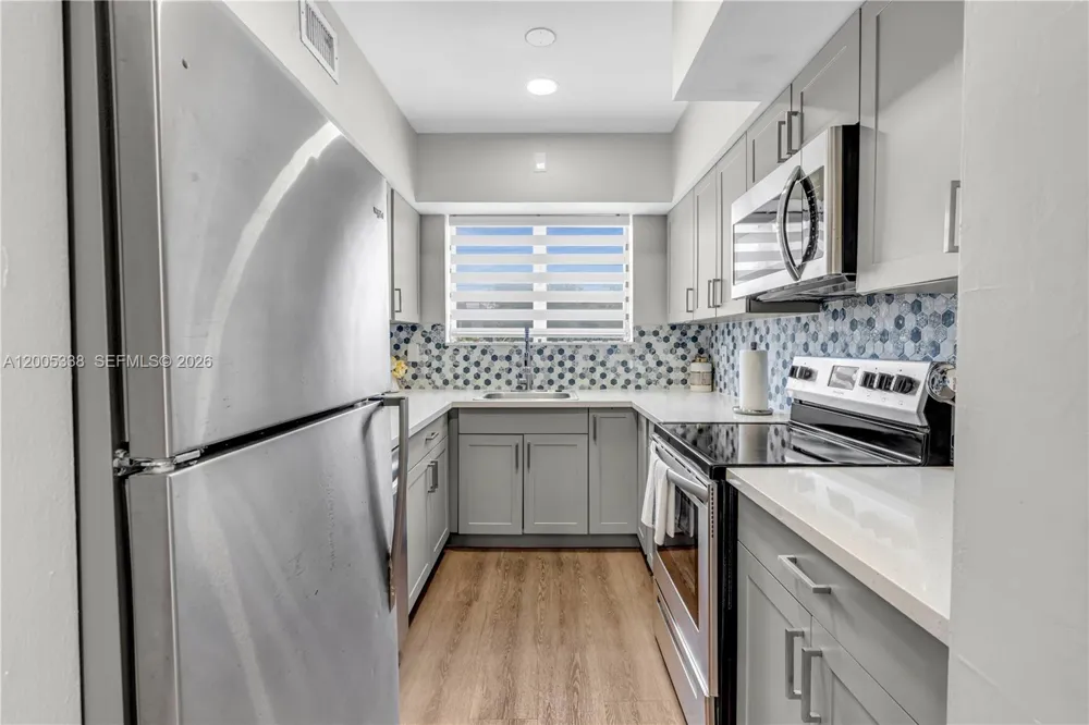 10006 E Bay Harbor Dr #16 Bay Harbor Islands, FL 33154