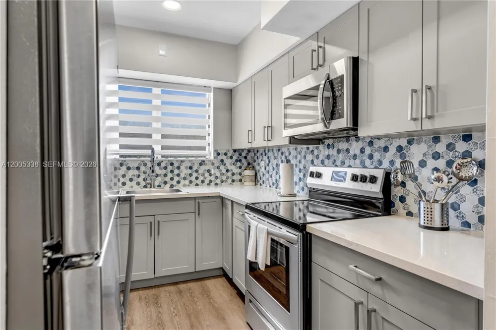 10006 E Bay Harbor Dr #16 Bay Harbor Islands, FL 33154