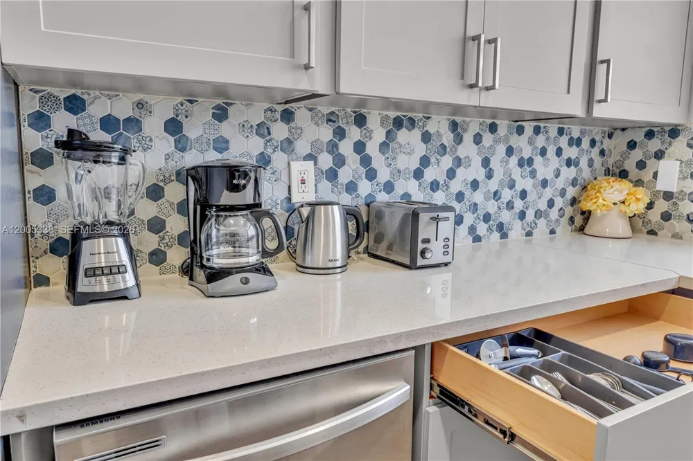 10006 E Bay Harbor Dr #16 Bay Harbor Islands, FL 33154