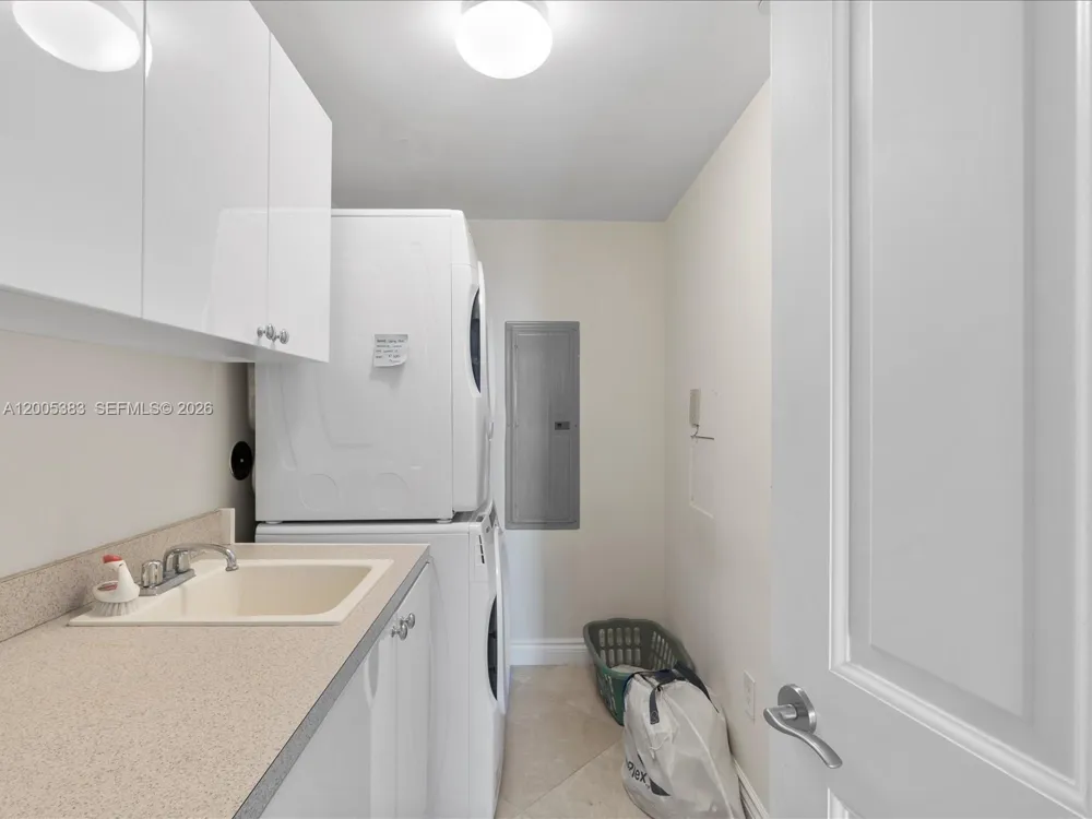 17875 Collins Ave #3305 Sunny Isles Beach, FL 33160