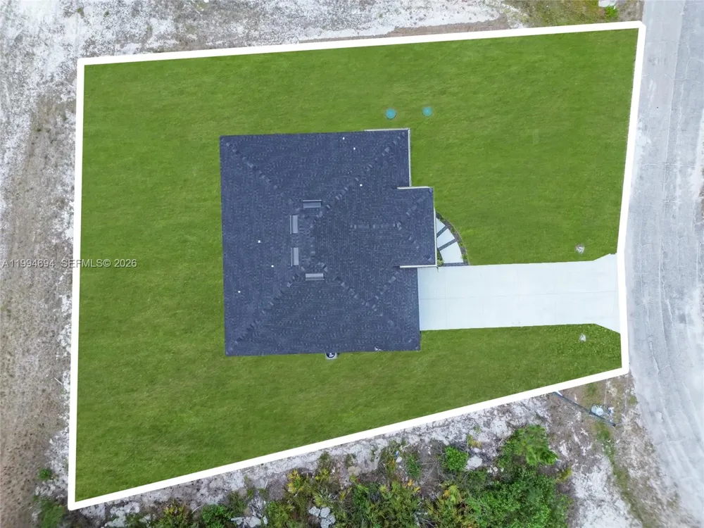 6045 Kumquat Cir La Belle, FL 33935