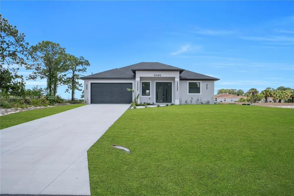 6045 Kumquat Cir La Belle, FL 33935