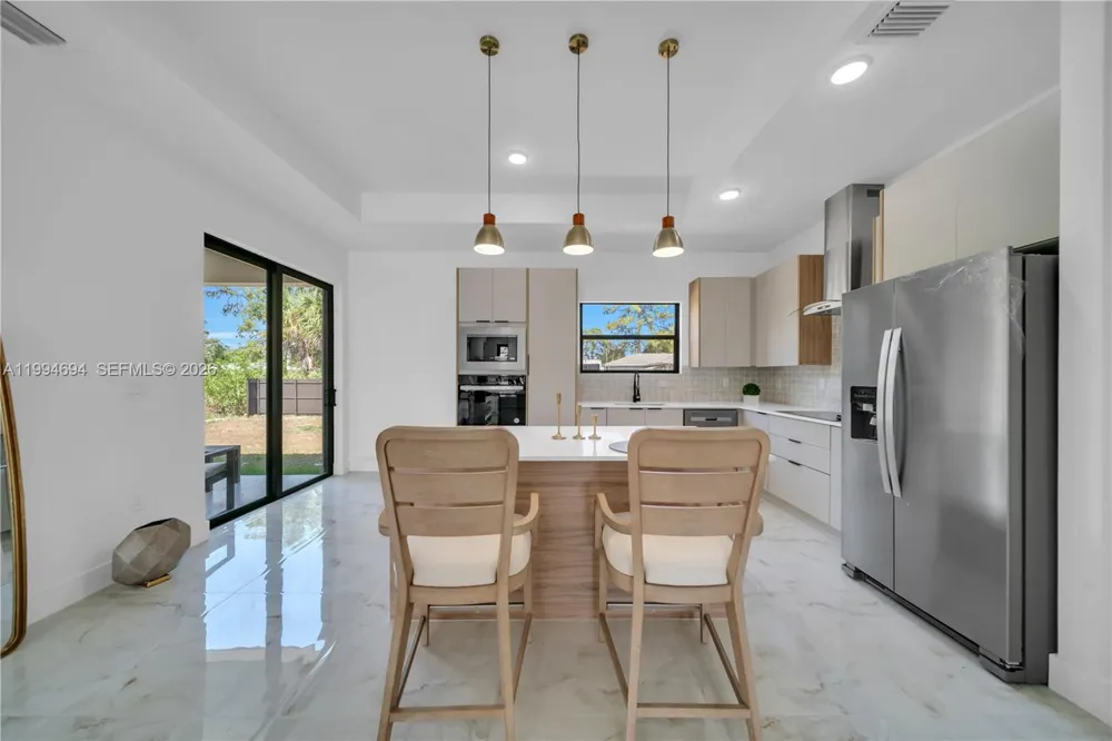 6045 Kumquat Cir La Belle, FL 33935