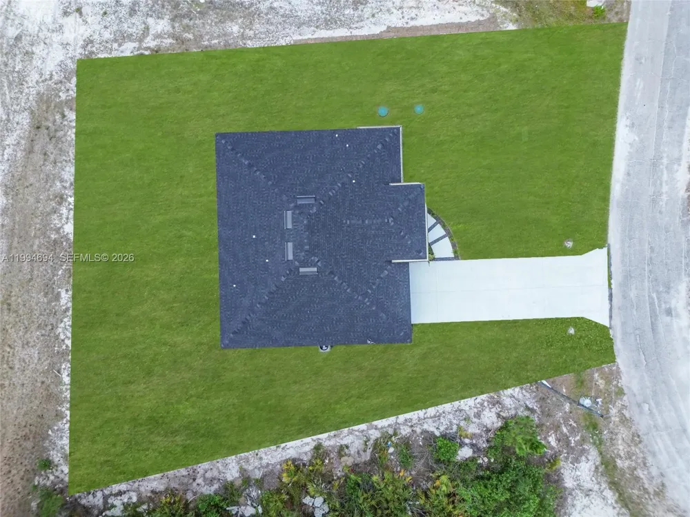 6045 Kumquat Cir La Belle, FL 33935