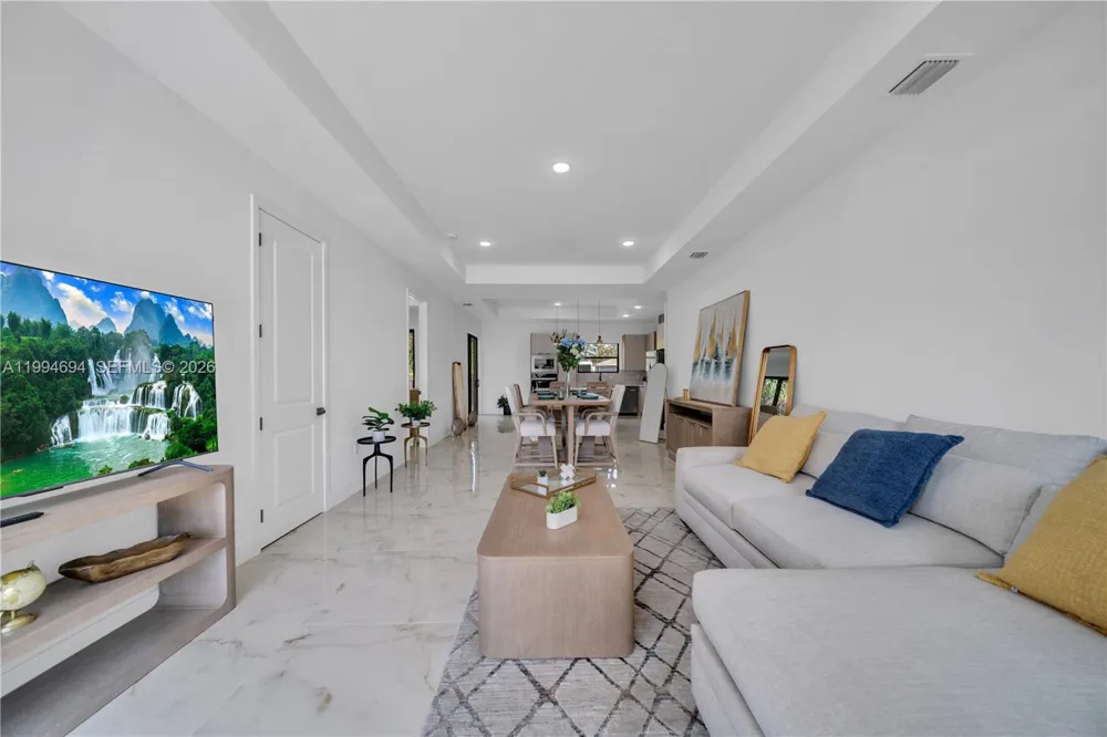 6045 Kumquat Cir La Belle, FL 33935