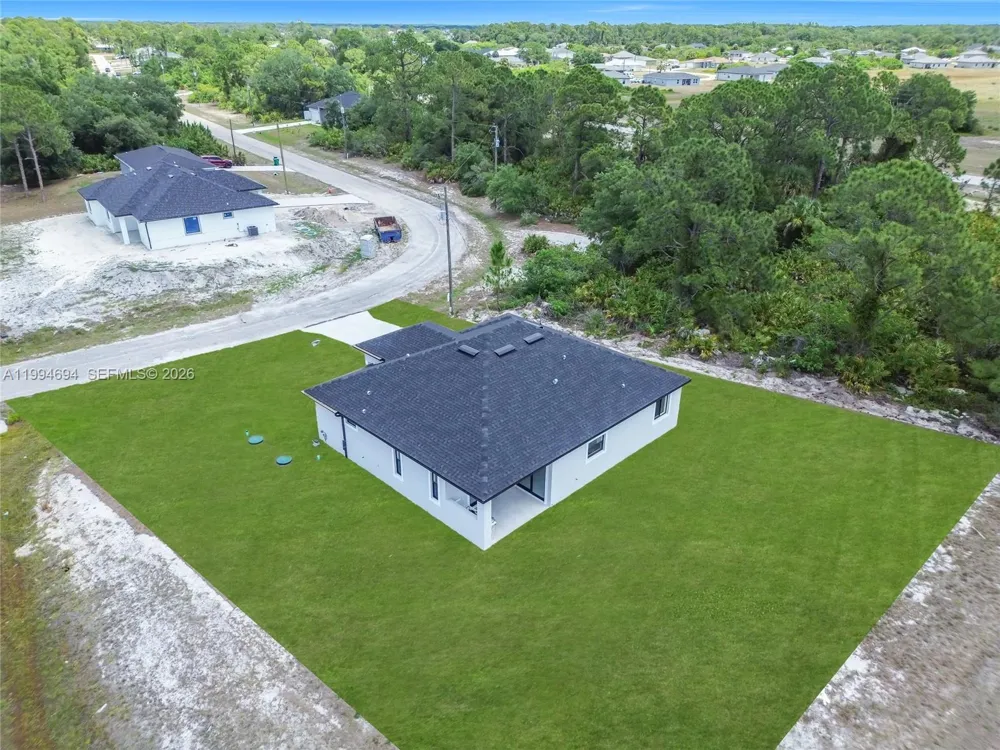 6045 Kumquat Cir La Belle, FL 33935