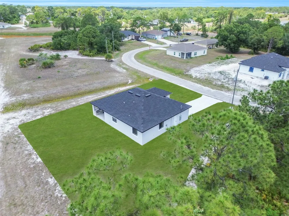 6045 Kumquat Cir La Belle, FL 33935