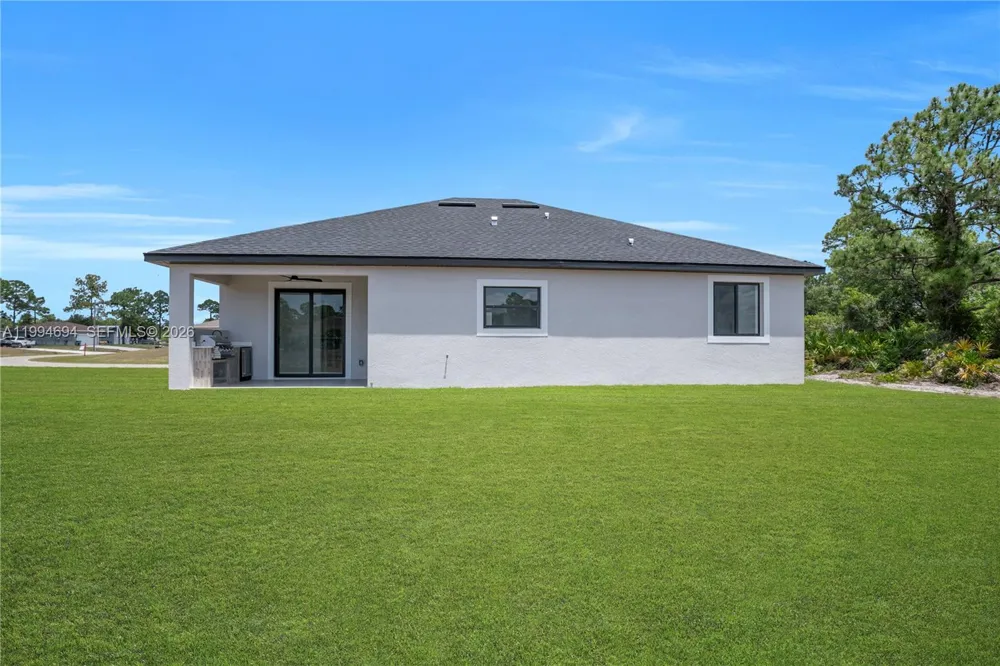 6045 Kumquat Cir La Belle, FL 33935