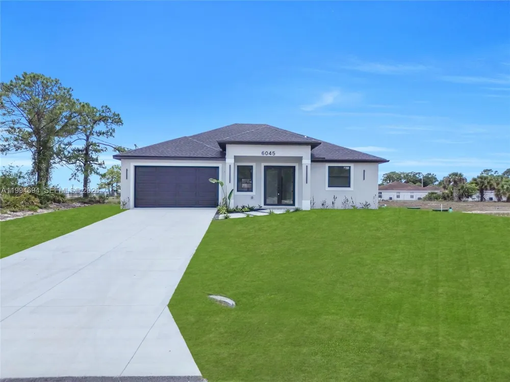6045 Kumquat Cir La Belle, FL 33935