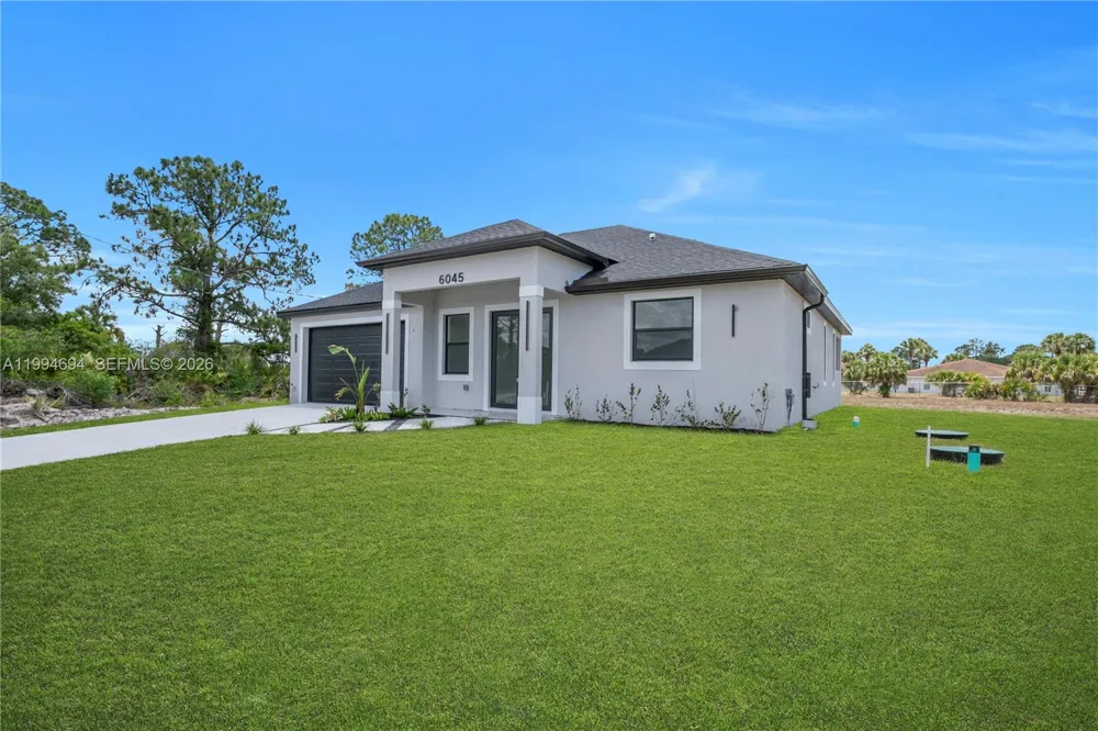 6045 Kumquat Cir La Belle, FL 33935