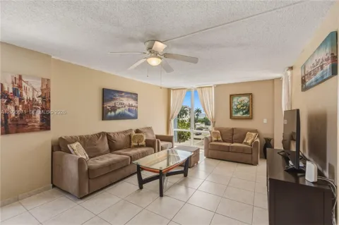 1600 S Ocean Dr #4G (Available Jan 16)