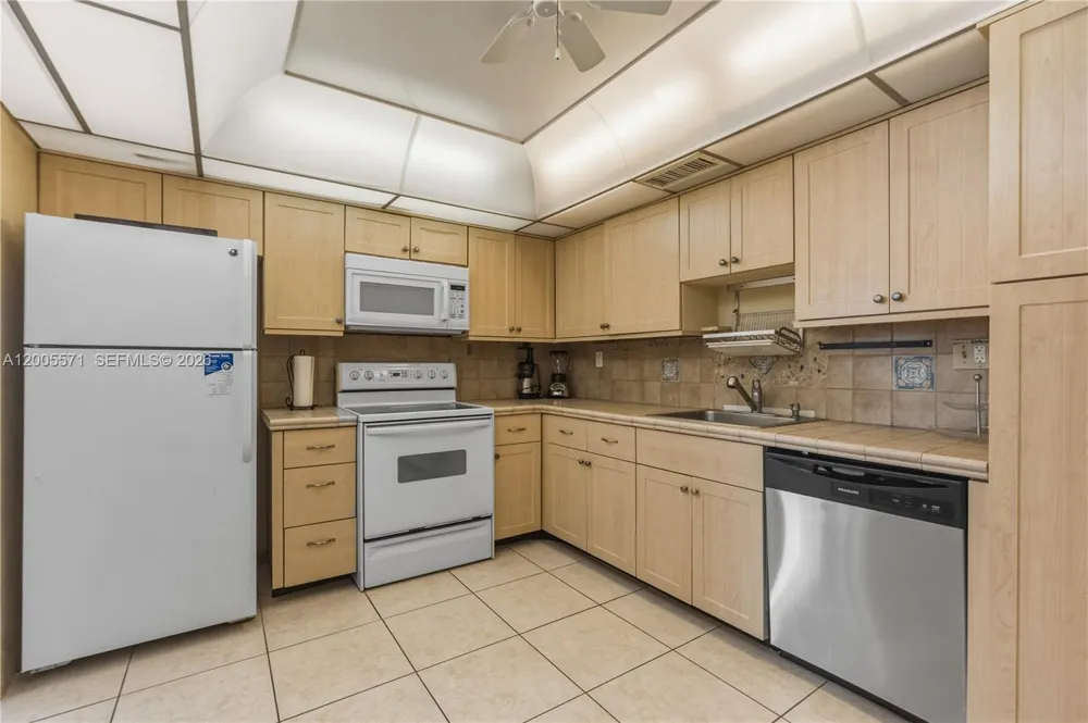 1600 S Ocean Dr #4G (Available Jan 16) Hollywood, FL 33019