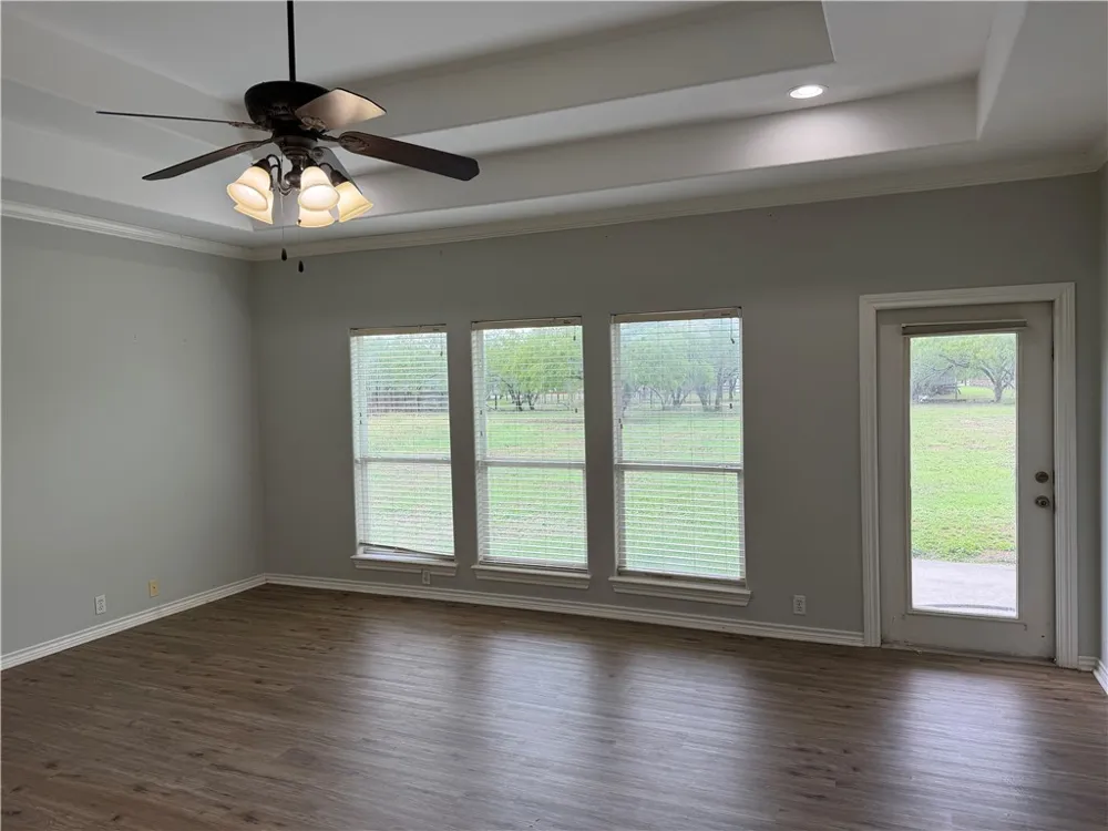 5758 Grand Lake Robstown, TX 78380