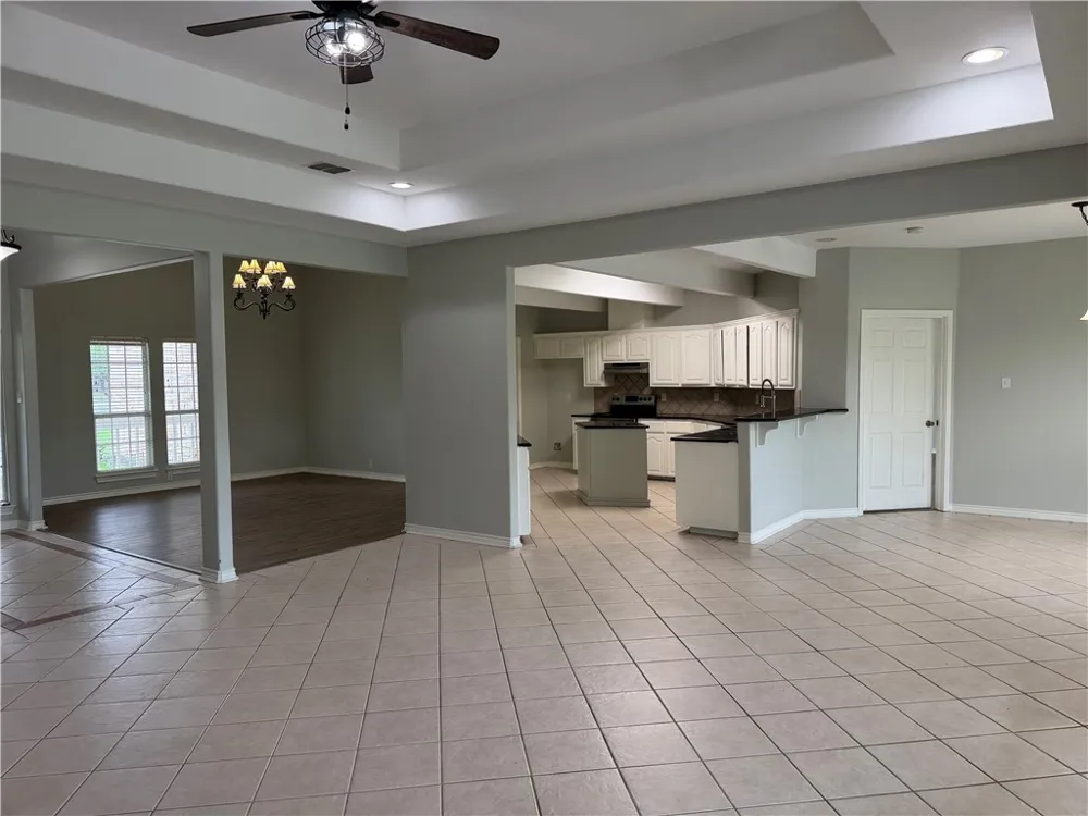 5758 Grand Lake Robstown, TX 78380