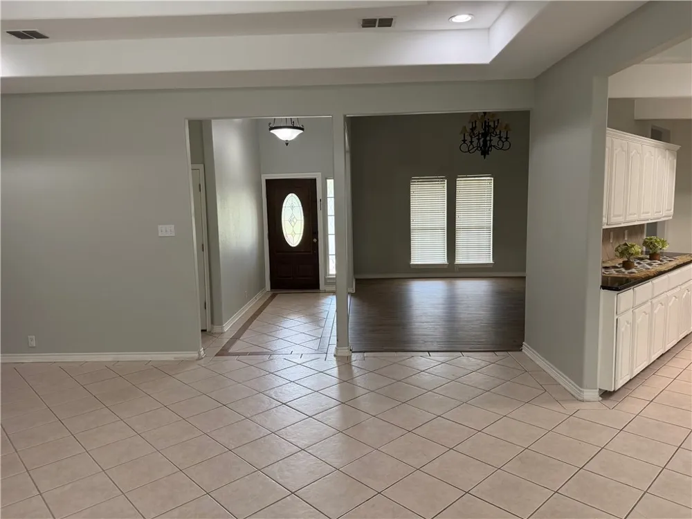 5758 Grand Lake Robstown, TX 78380