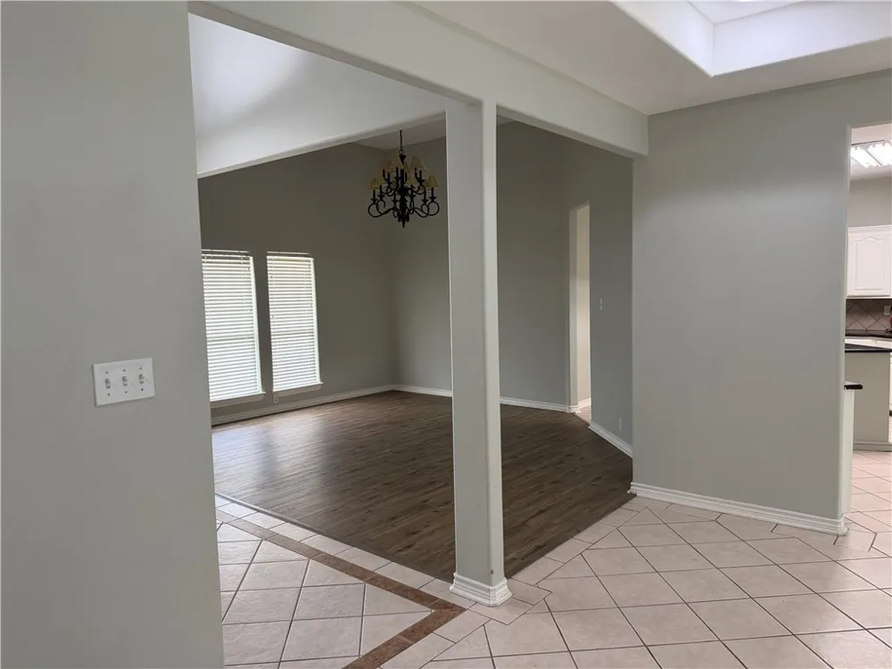5758 Grand Lake Robstown, TX 78380