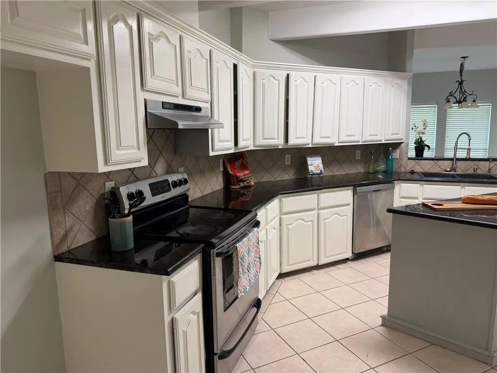 5758 Grand Lake Robstown, TX 78380