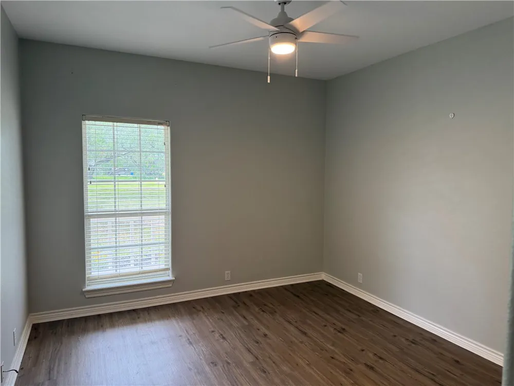 5758 Grand Lake Robstown, TX 78380