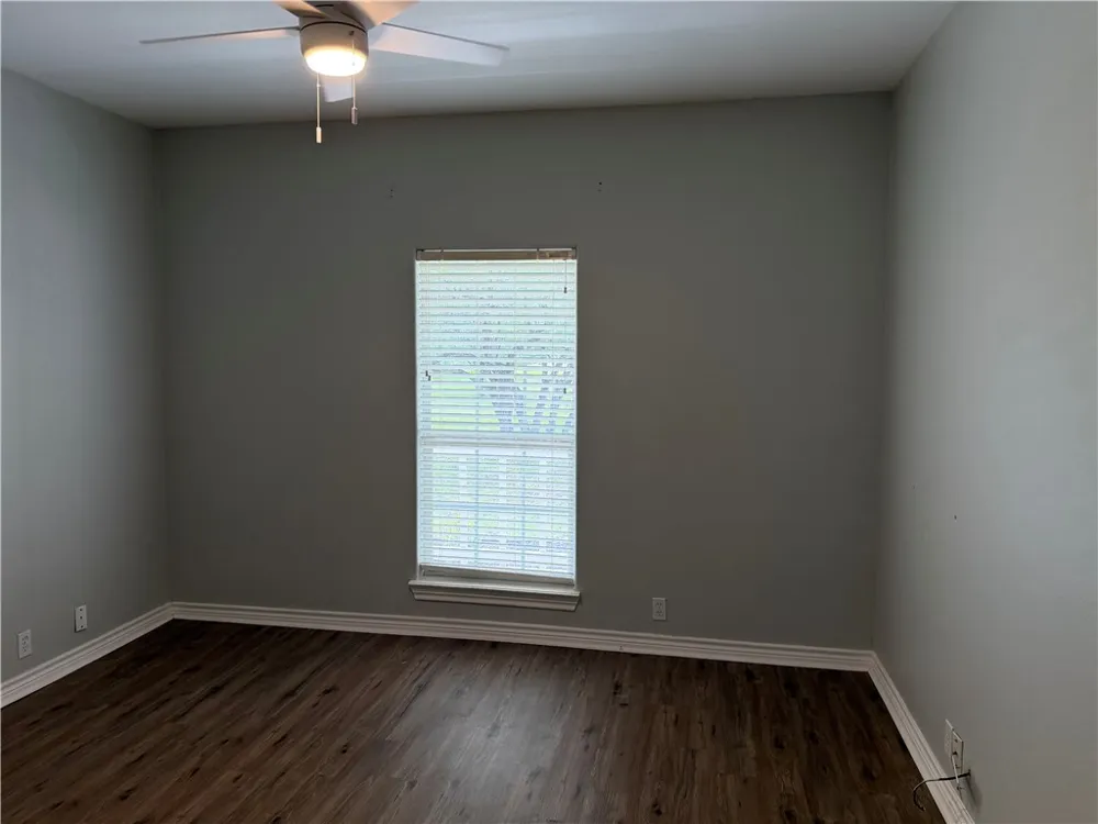 5758 Grand Lake Robstown, TX 78380