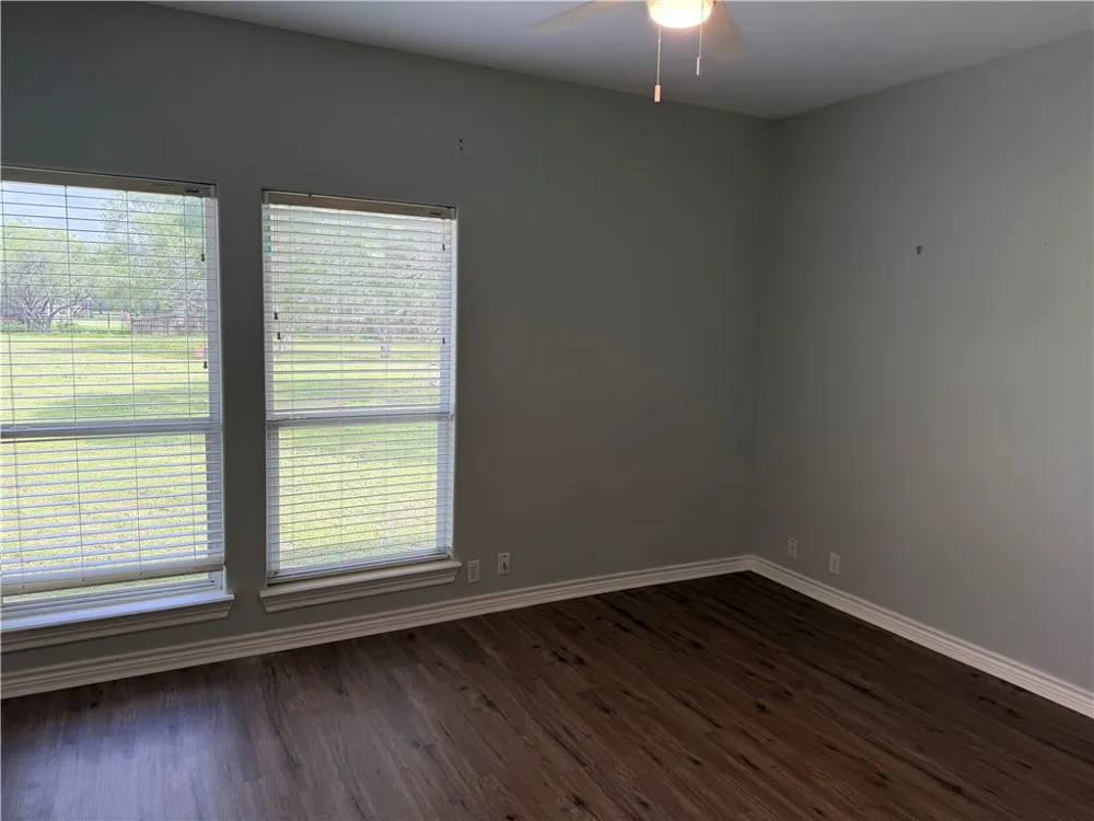 5758 Grand Lake Robstown, TX 78380