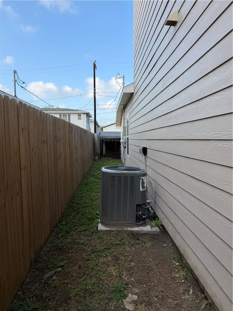 1430 Shely Street Corpus Christi, TX 78404