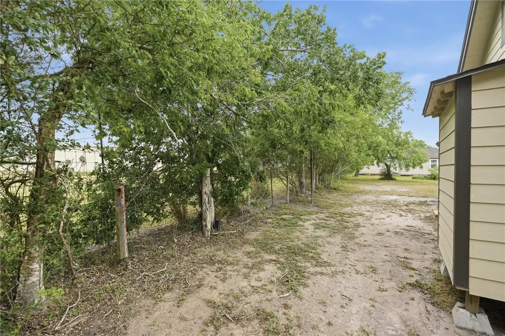 310 Driscoll Street Woodsboro, TX 78393
