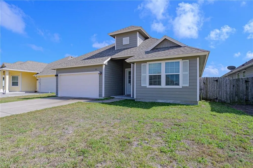 125 Shadow Moss Rockport, TX 78382